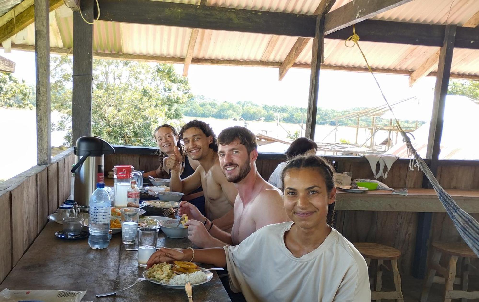Hospedaje Y Tours Reina Arriera Amazonas Colombia Macedonia Екстер'єр фото